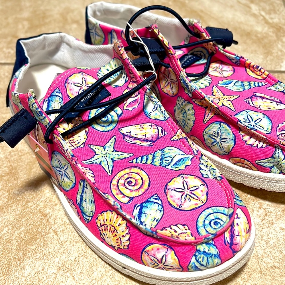 Simply Southern, slip on, Size 8 seashells
